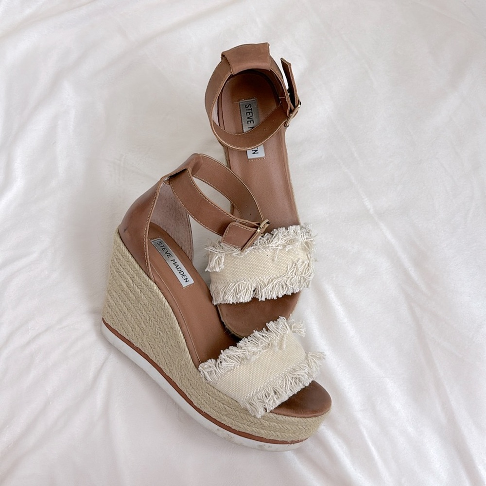 Steve Madden Venus Wedge Beige Fringed Sandals